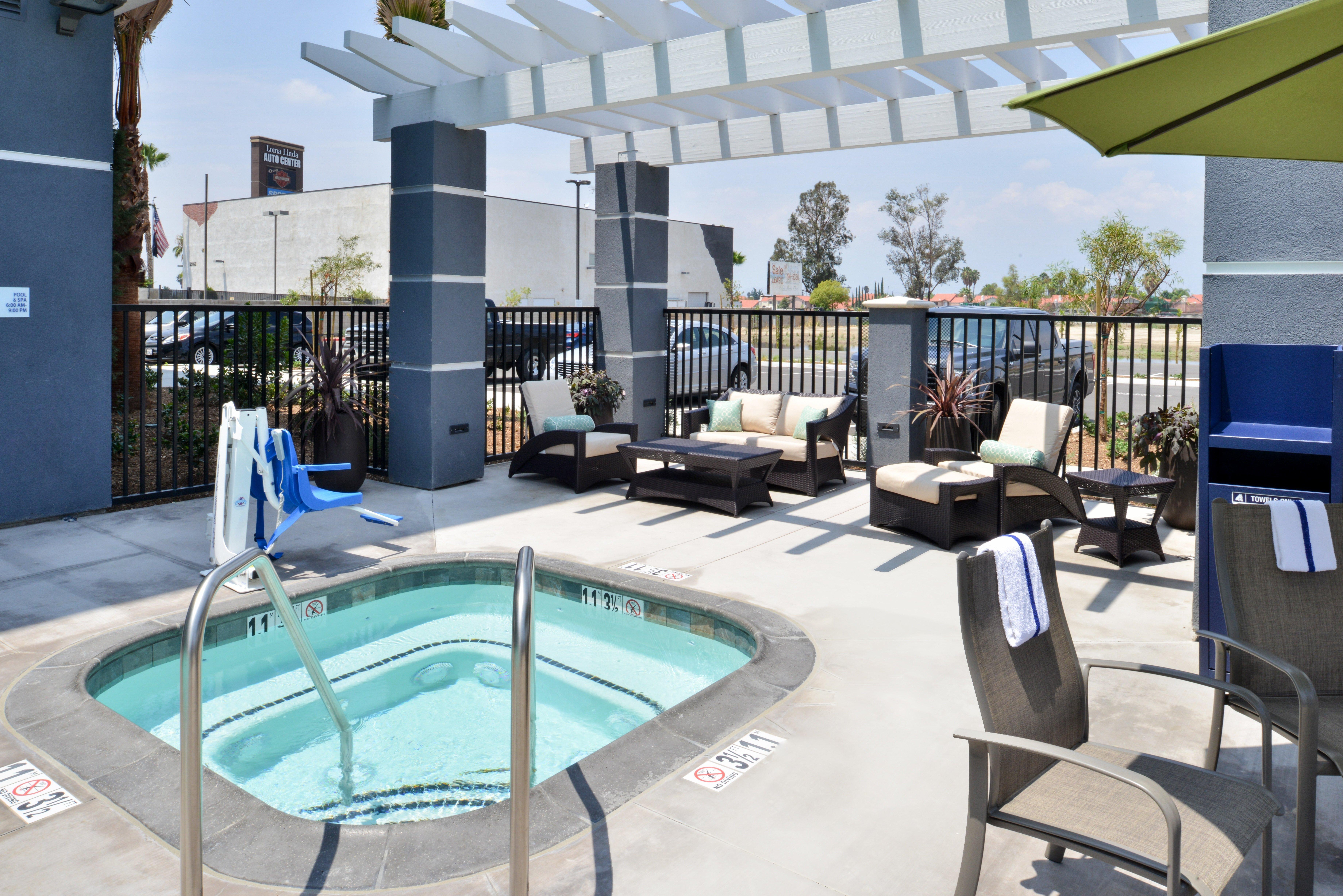 Holiday Inn Express Hotels & Suites Loma Linda By Ihg Exteriör bild
